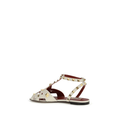 Sandales plates en cuir de chèvre beige Valentino Garavani