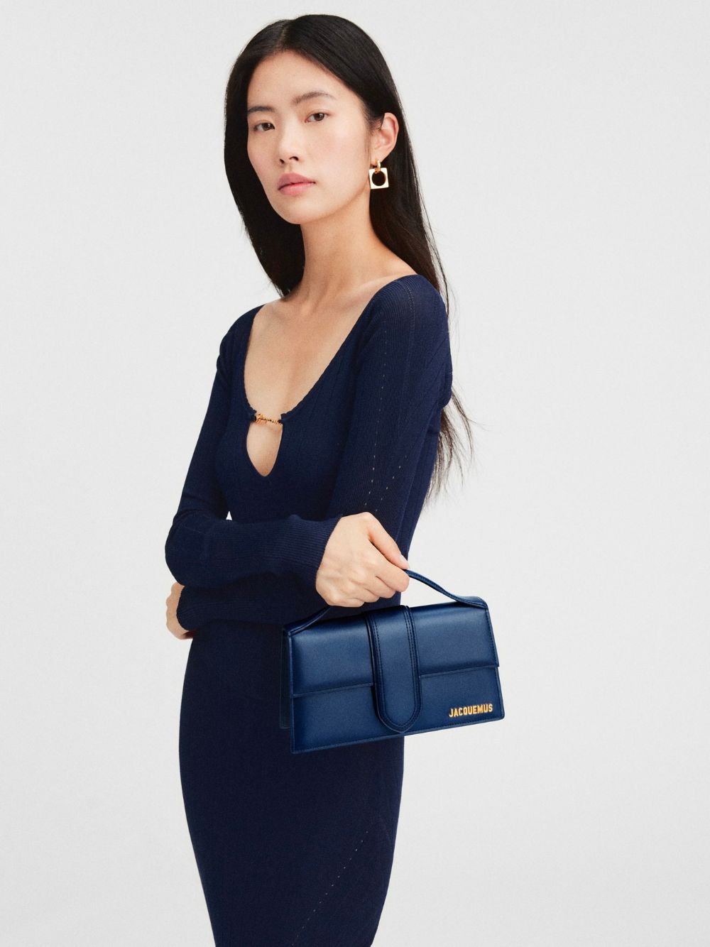 Borsa Jacquemus Le Grand Bambino in Pelle Blu Scuro