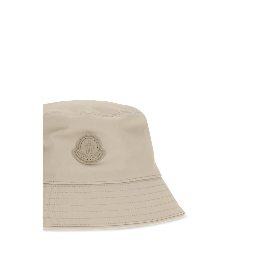Moncler Cappello a secchiello beige in cotone