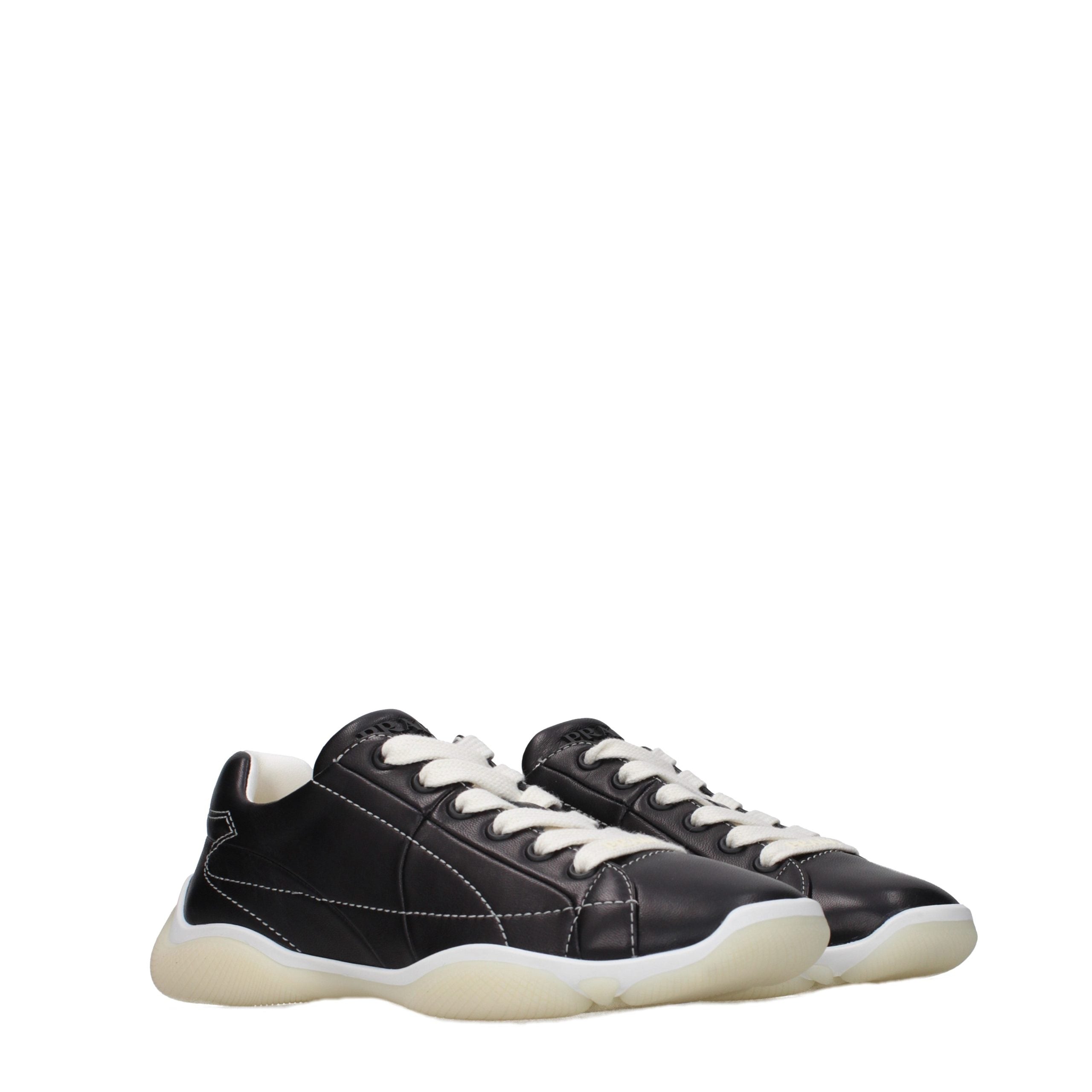Baskets Prada en cuir noir