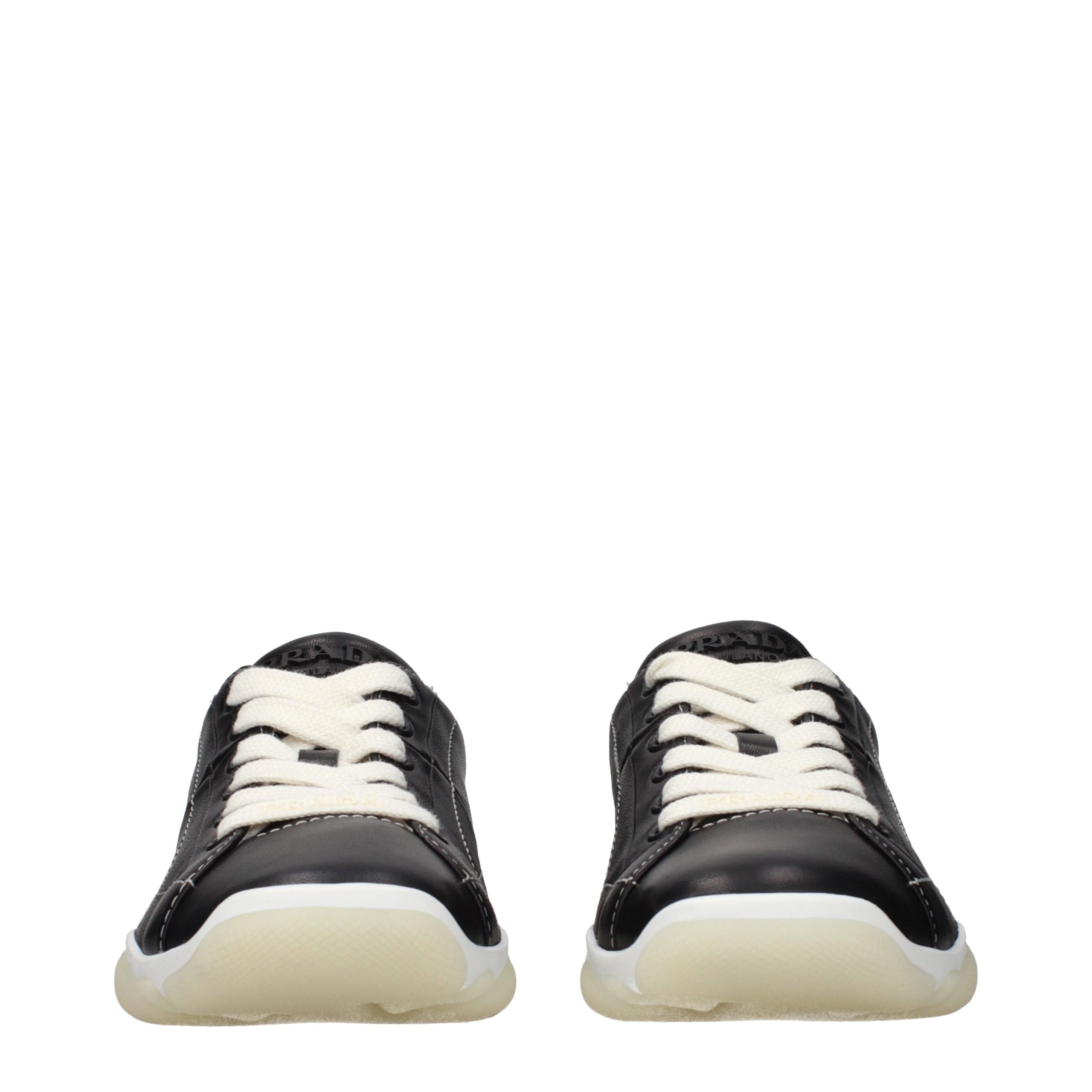 Baskets Prada en cuir noir