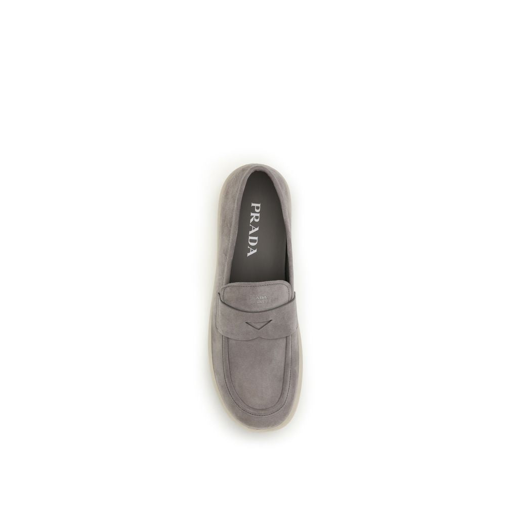 Mocassins à enfiler Prada en cuir de veau gris Bos Taurus