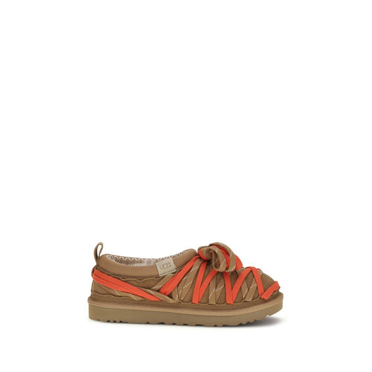 UGG Sandali multicolor in pelle scamosciata con cinturino
