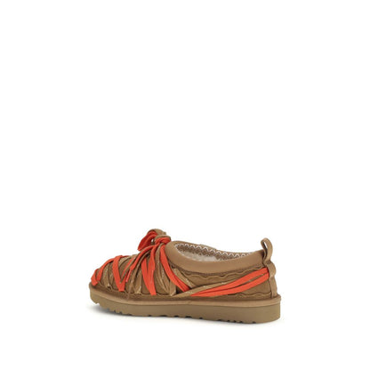 UGG Sandali multicolor in pelle scamosciata con cinturino