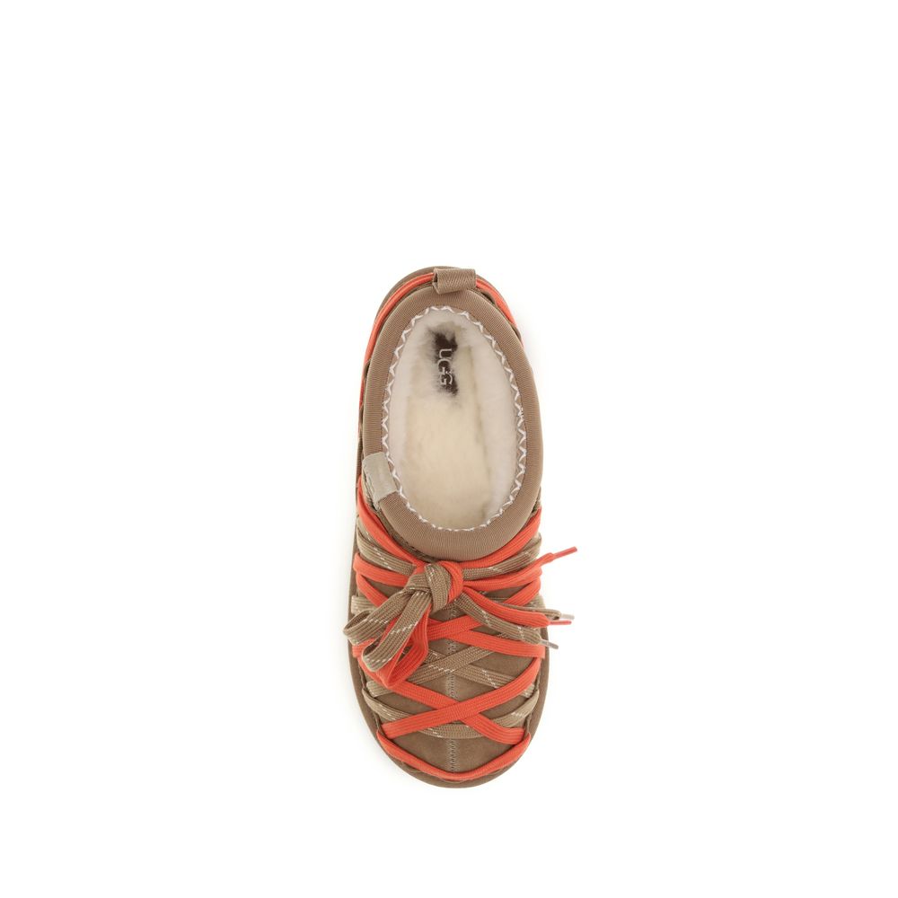 UGG Sandali multicolor in pelle scamosciata con cinturino