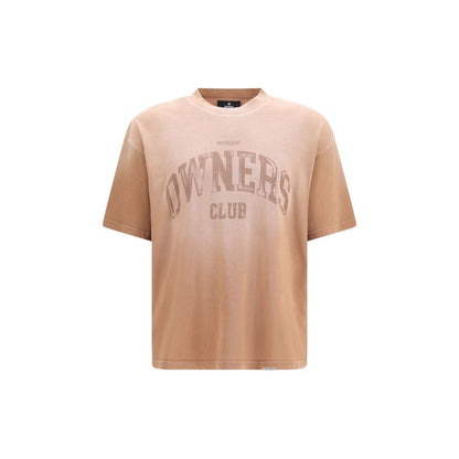 Représenter le T-shirt en coton marron