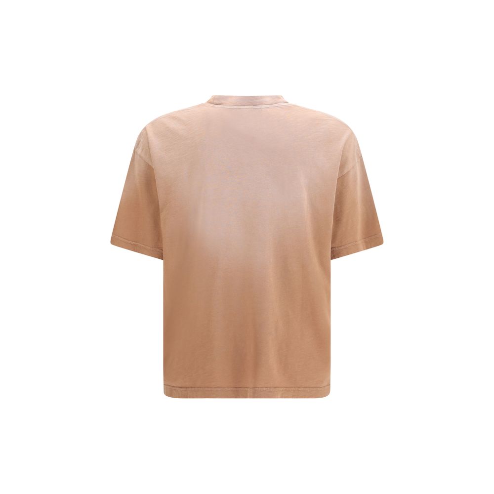 Représenter le T-shirt en coton marron