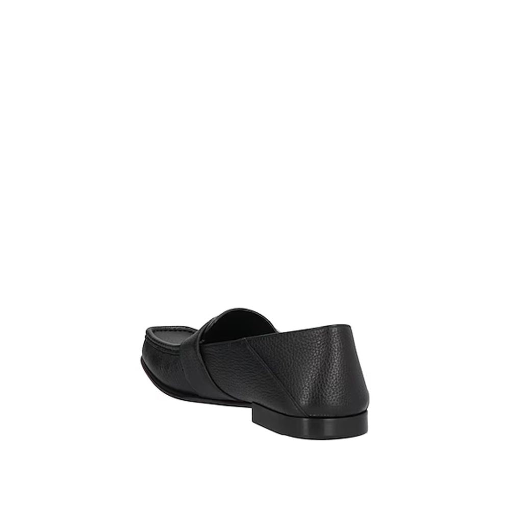 Mocassins à enfiler Fendi en cuir de veau noir