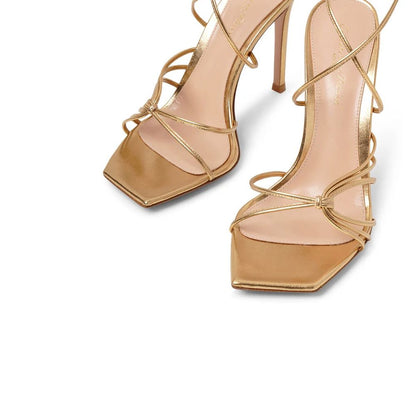 Sandali Gianvito Rossi in pelle di vitello dorata con tacco a spillo