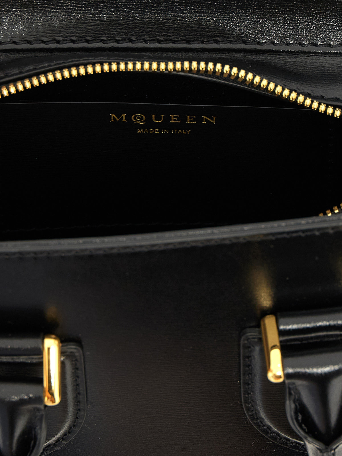 Alexander McQueen Handtasche aus schwarzem Kalbsleder