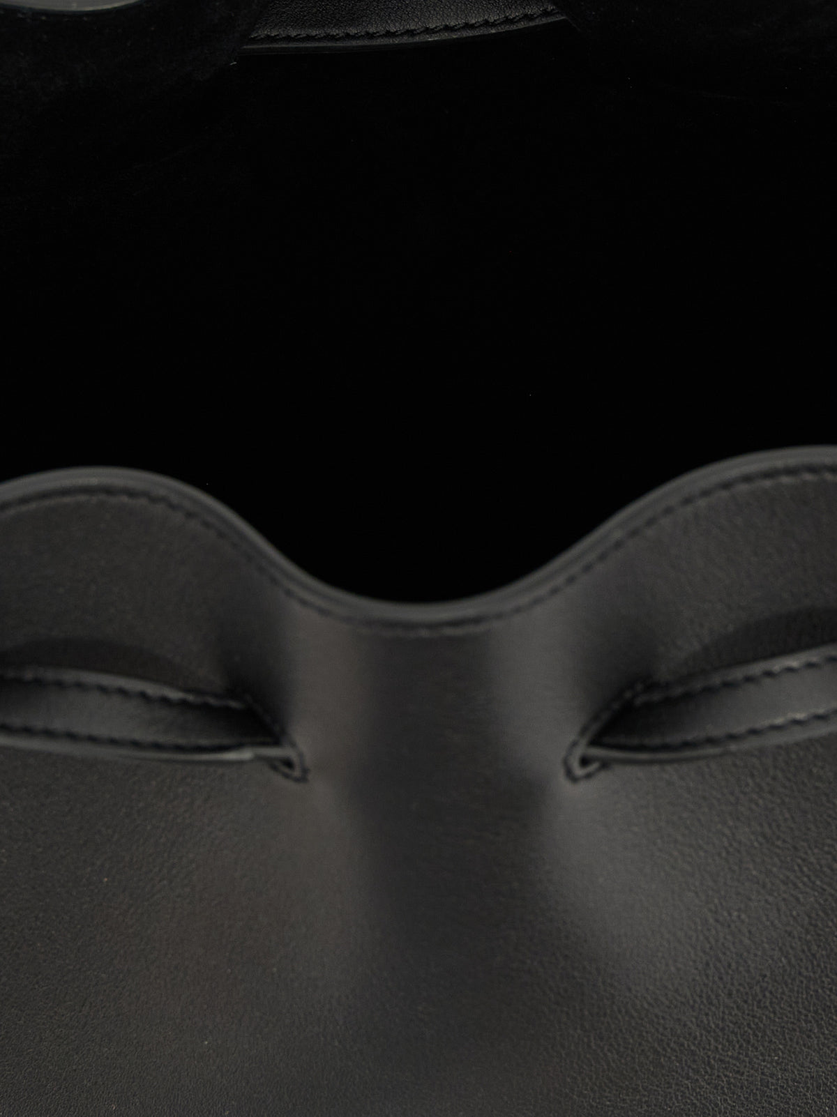 Bolso de hombro Valentino Garavani de piel de becerro negra