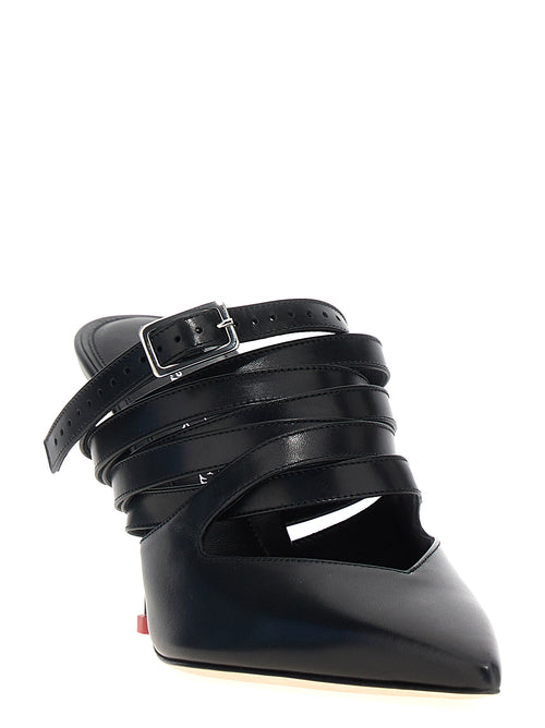 Mules negras Alexander McQueen de piel con tacón
