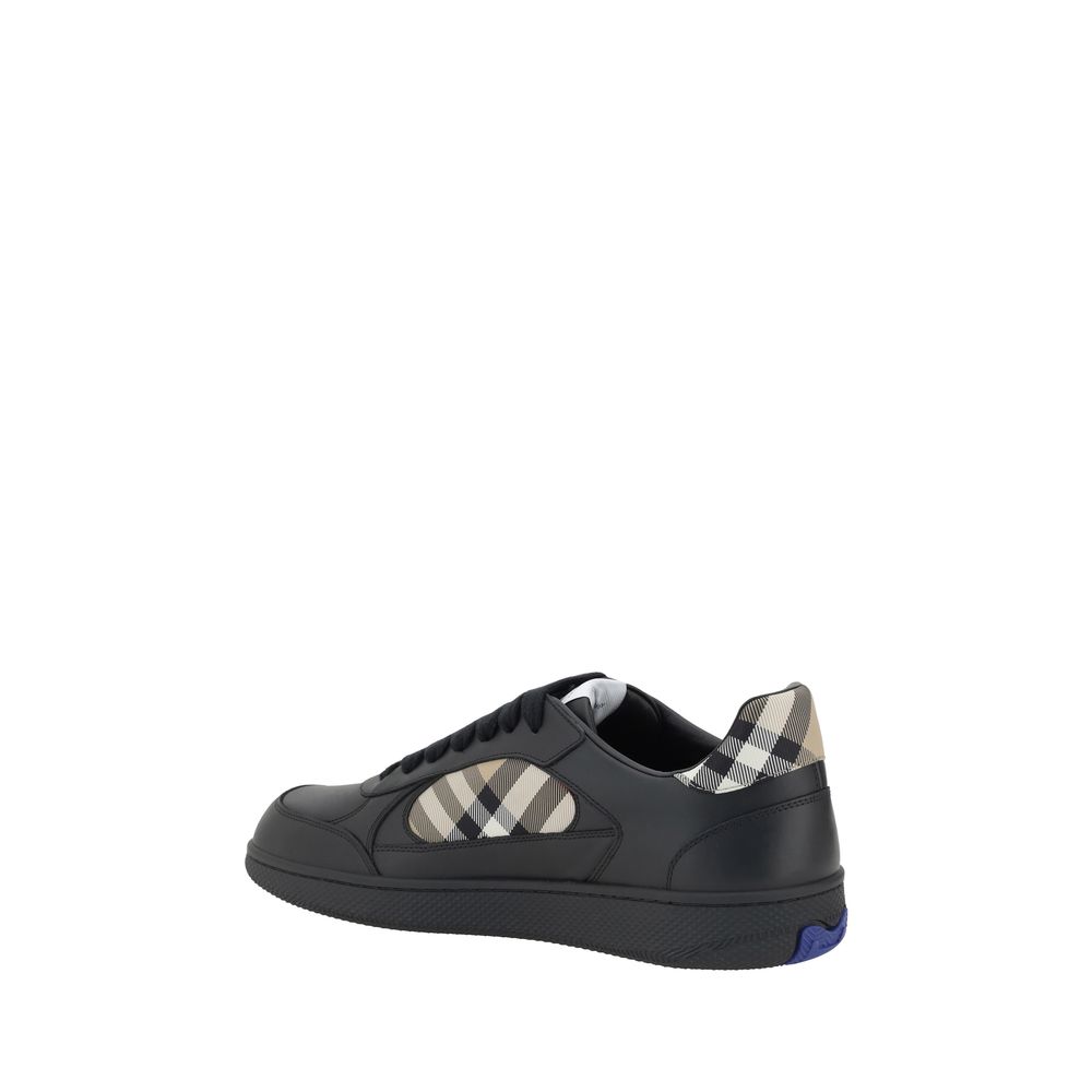 Sneakers basse Burberry Bos Taurus in pelle di vitello nera