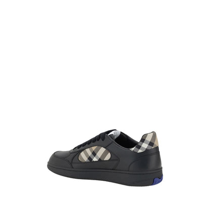 Sneakers basse Burberry Bos Taurus in pelle di vitello nera