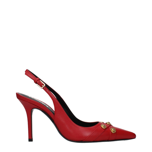 Décolleté con tacco alto in pelle rossa Versace