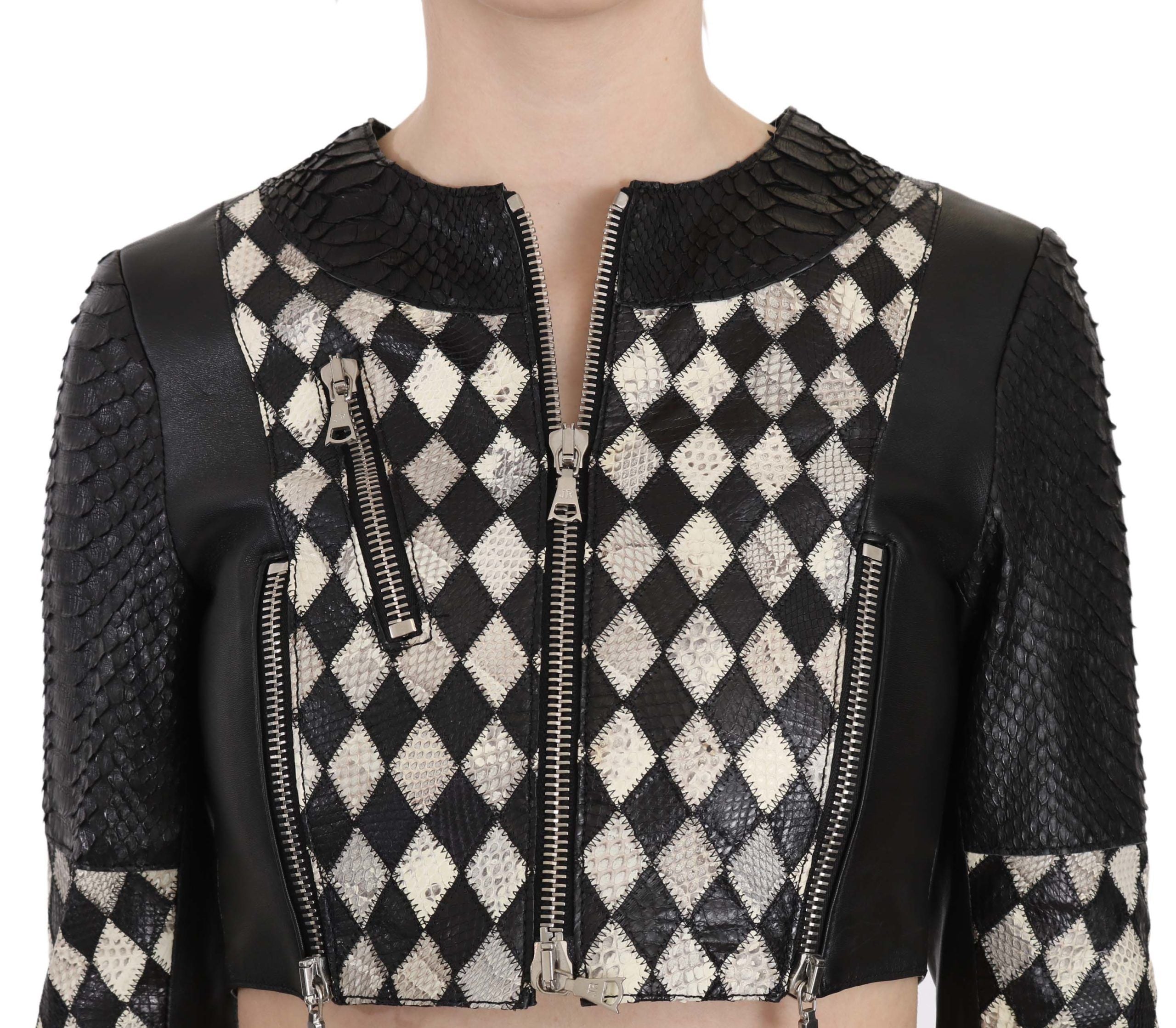 Veste de motard courte en cuir noir et blanc John Richmond