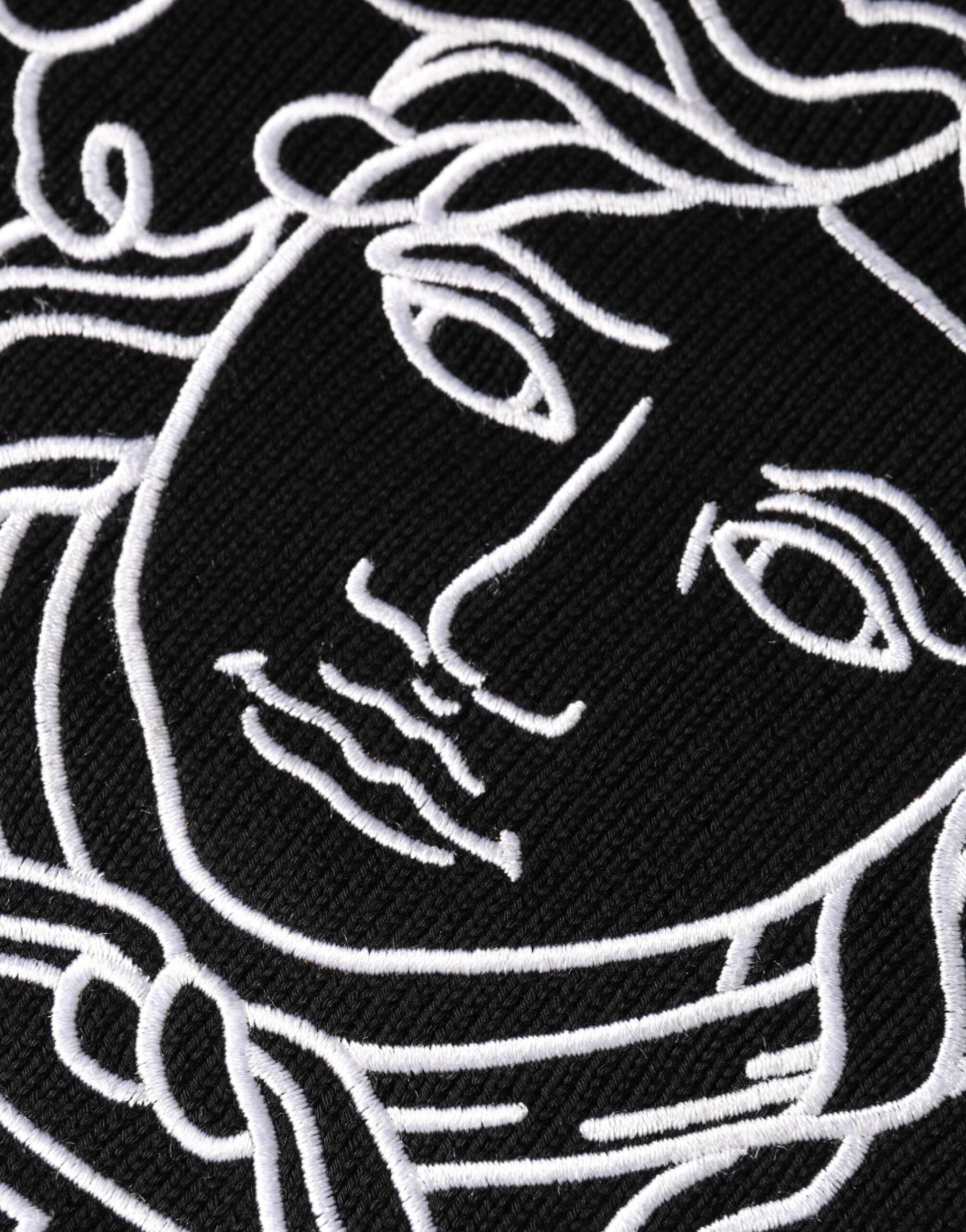 Maglione girocollo con ricamo Medusa nero Versace