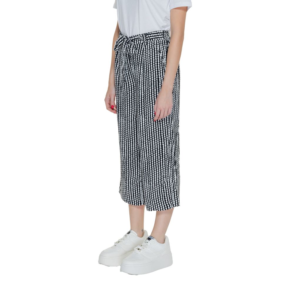 Solo pantaloni corti in viscosa nera