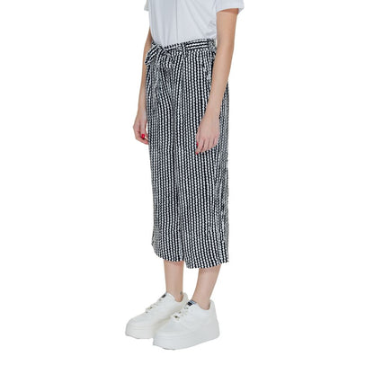 Solo pantaloni corti in viscosa nera