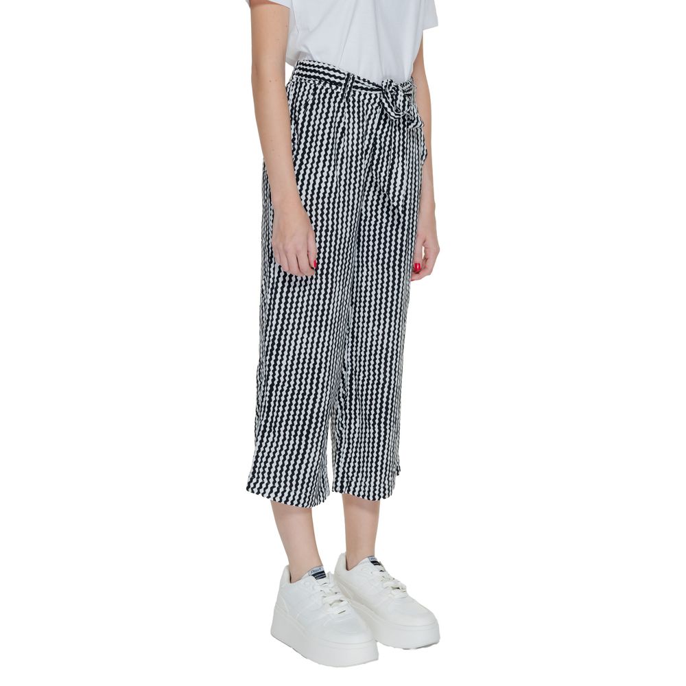 Solo pantaloni corti in viscosa nera