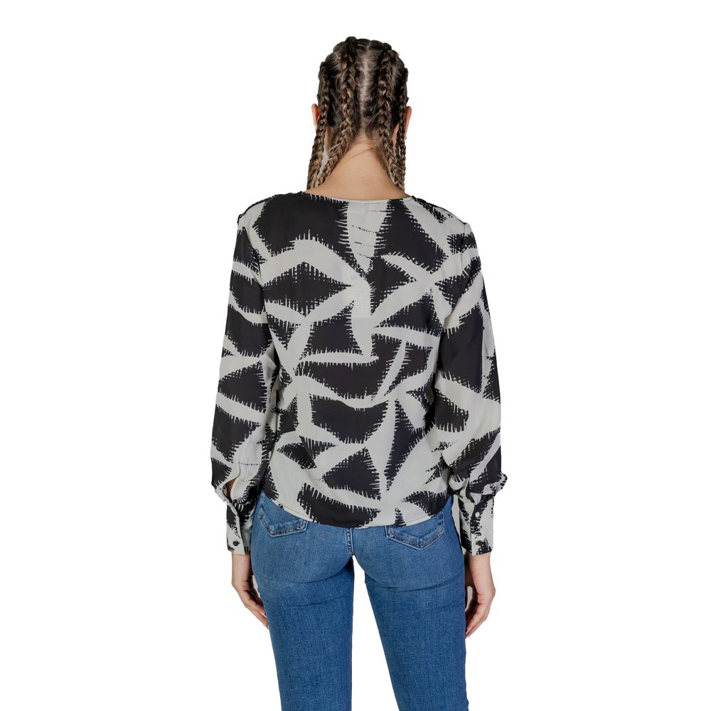 Blusa nera in poliestere riciclato di Jacqueline De Yong