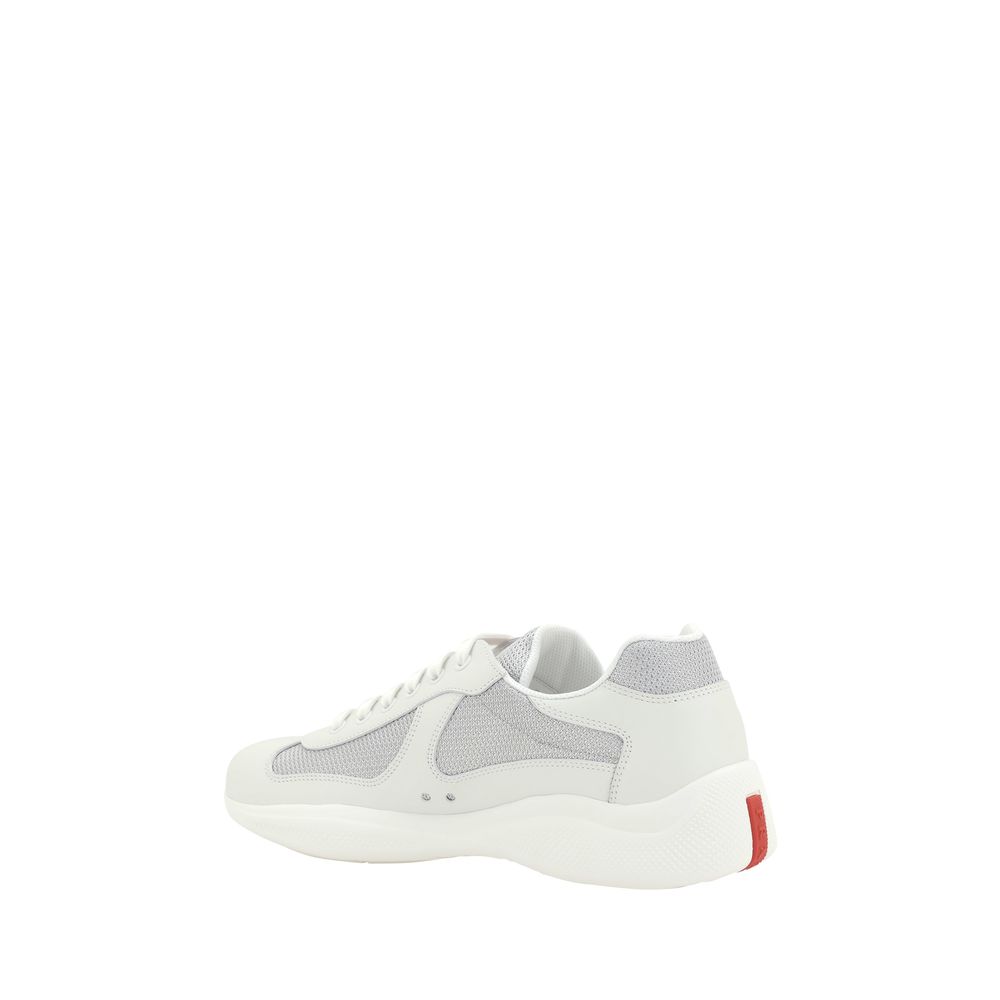 Baskets basses Prada Bos Taurus en cuir de veau blanc