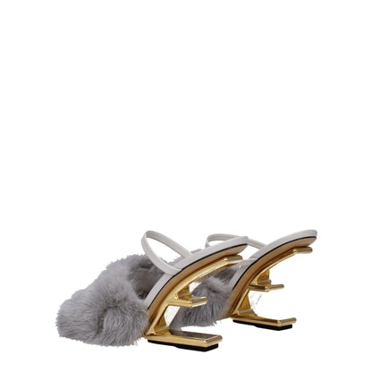 Pantoufles Fendi en vison gris