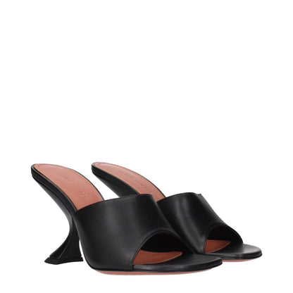 Sandali con tacco a spillo in pelle nera di Amina Muaddi