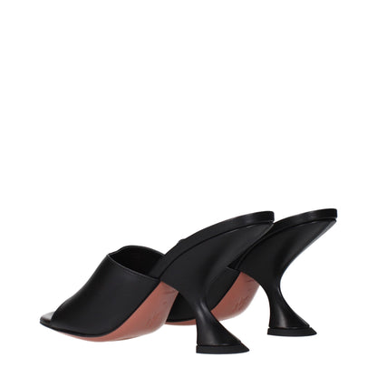 Sandali con tacco a spillo in pelle nera di Amina Muaddi