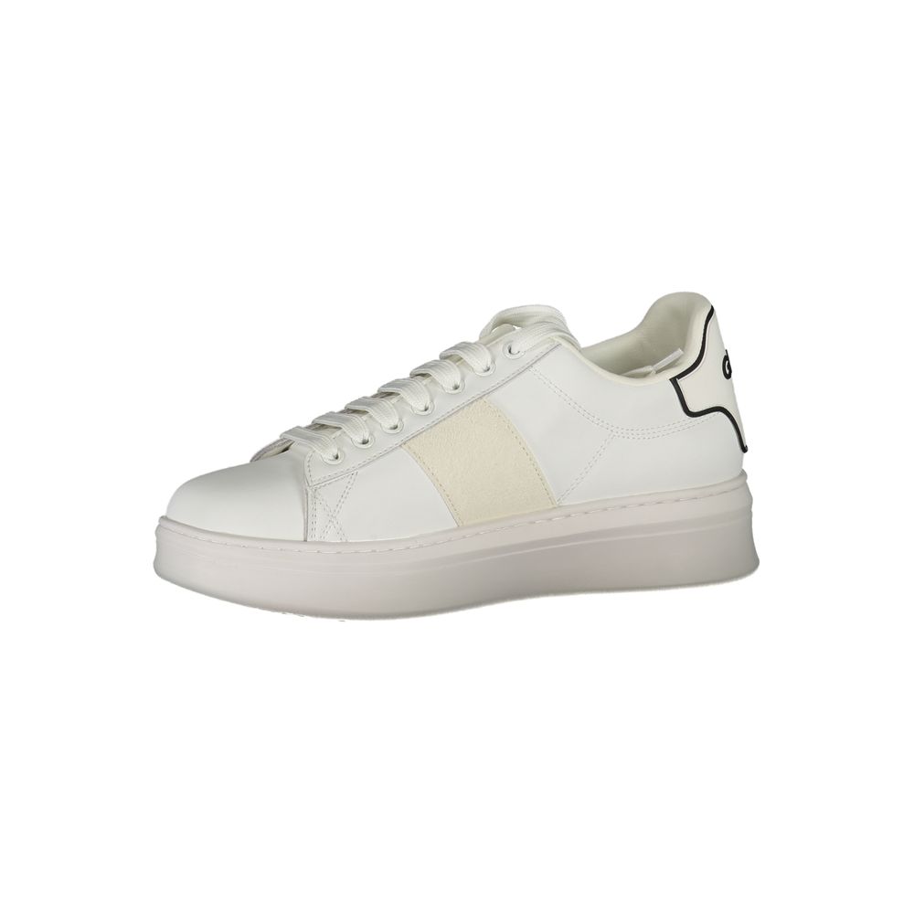 Baskets Gaelle Paris blanches en polyuréthane pour homme